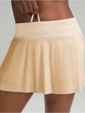 Lululemon Pleat to Street Mid-Rise Skirt
Summer Glow